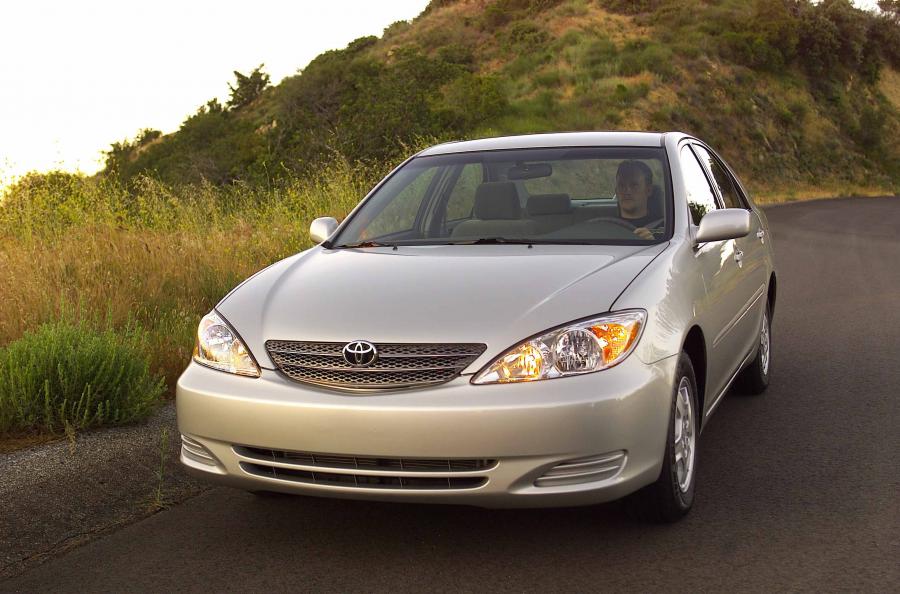  Toyota Camry 2002 года  (фото 22 из 32)